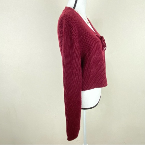 Blue Blush Cropped Lace-Up Front Long Sleeves V-Shaped Neckline Sweater … - Picture 2 of 8